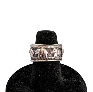 Vintage Sterling Silver Band Style Ring with Raised Elephants